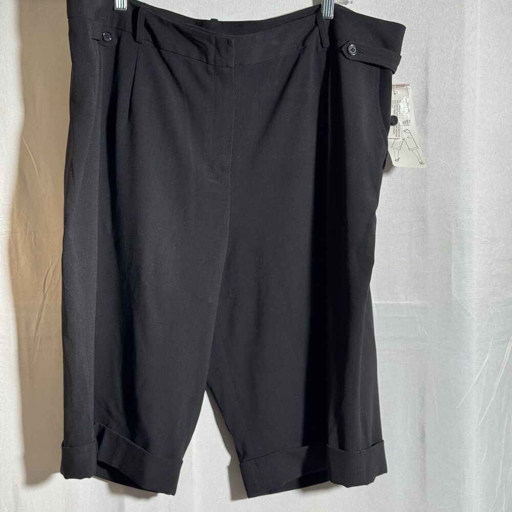 Larry Levine Woman 22W Black Cuffed Dress Shorts Career Stretch Casual Travel